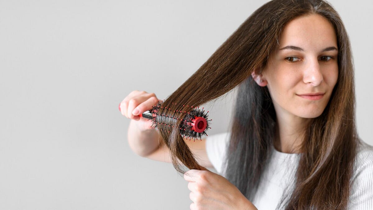 How to Incorporate Oils into Your Hair Care Routine How to Incorporate Oils into Your Hair Care Routine