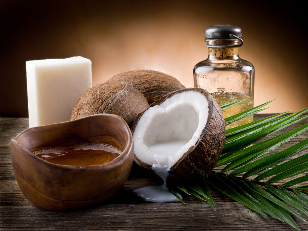 what benefits does coconut oil have for hair