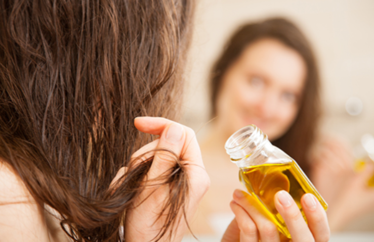 How Long should You Leave Oil in Your Hair Before Showering