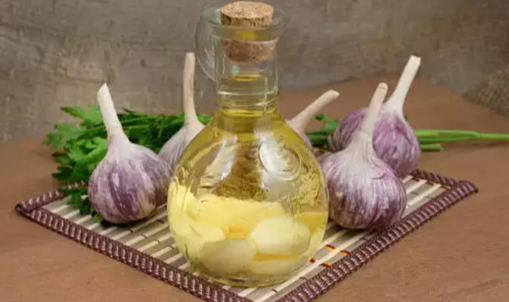 How to Prepare Onion Oil for Hair Growth