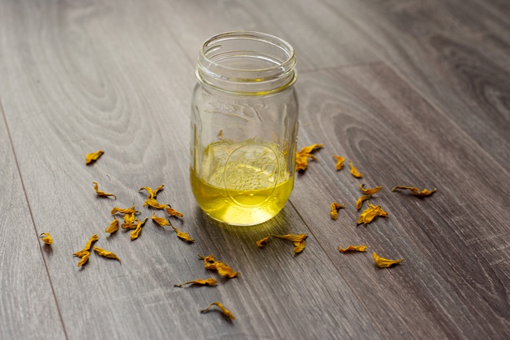How to Use Hot Oil Hair Treatment