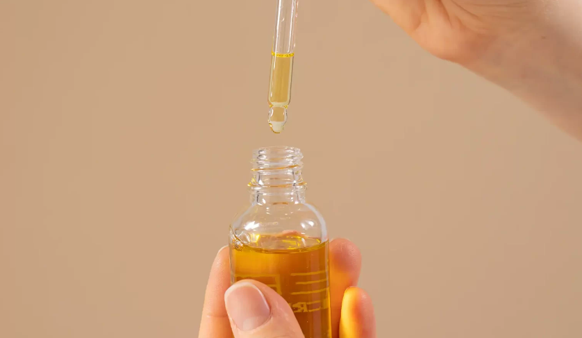 What happens If You Leave Castor Oil in Your Hair Overnight?